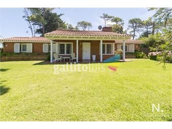 https://www.gallito.com.uy/casa-de-3-dormitorios-en-venta-en-playa-mansa-inmuebles-26251047