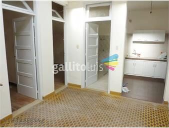 https://www.gallito.com.uy/apto-en-venta-2-dormitorios-1-baño-la-comercial-inmuebles-26257177