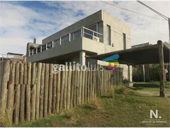 https://www.gallito.com.uy/chalet-de-moderno-diseã±o-a-metros-del-mar-inmuebles-25035120