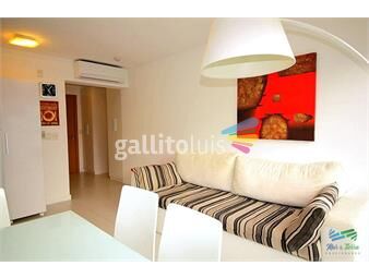 https://www.gallito.com.uy/en-venta-apartamento-de-1-dormitorio-en-torre-con-muy-bueno-inmuebles-22538004