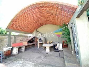 https://www.gallito.com.uy/venta-casa-3-dormitorios-la-union-540-m2-de-terreno-permu-inmuebles-19838572