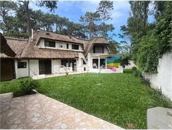 https://www.gallito.com.uy/casa-de-3-dormitorios-en-playa-brava-punta-del-este-inmuebles-26339854