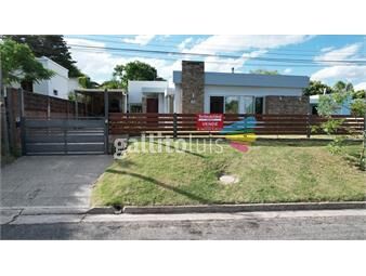 https://www.gallito.com.uy/casa-en-barrio-residencial-a-dos-cuadras-del-rio-inmuebles-26410363