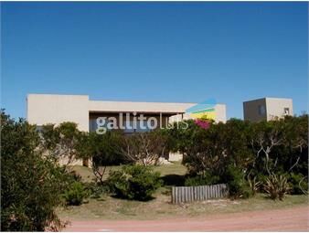 https://www.gallito.com.uy/casa-en-punta-piedras-inmuebles-26432567