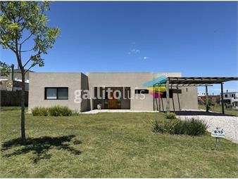 https://www.gallito.com.uy/alquiler-casa-mirador-de-la-tahona-3-dormitorios-y-servicio-inmuebles-26453475