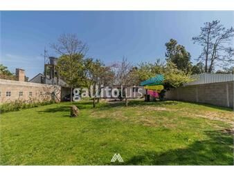 https://www.gallito.com.uy/venta-casa-neptunia-sur-con-importante-terreno-inmuebles-26093626