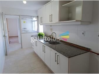 https://www.gallito.com.uy/alquiler-apartamento-3-dormitorios-servicio-y-garaje-piso-inmuebles-26464017