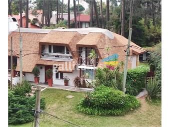 https://www.gallito.com.uy/casa-en-venta-de-3-dormitorios-c-cochera-en-pinares-inmuebles-26494026