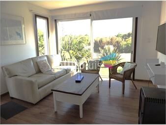 https://www.gallito.com.uy/casa-en-venta-de-3-dormitorios-c-cochera-en-playa-mansa-inmuebles-26494058