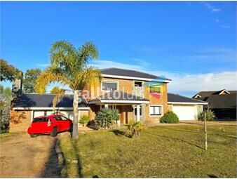 https://www.gallito.com.uy/casa-en-venta-de-5-dormitorios-c-cochera-en-canelones-inmuebles-26494072