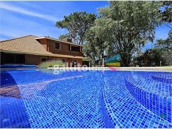 https://www.gallito.com.uy/en-venta-casa-de-3-dormitorios-con-piscina-en-excelente-est-inmuebles-22537800