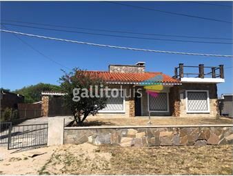 https://www.gallito.com.uy/muy-buen-chalet-en-pque-carrasco-a-media-cuadra-de-rambla-inmuebles-26557172