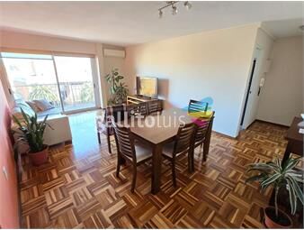 https://www.gallito.com.uy/bellisimo-apto-sobre-bv-artigas-piso-6-gran-vista-inmuebles-26089514