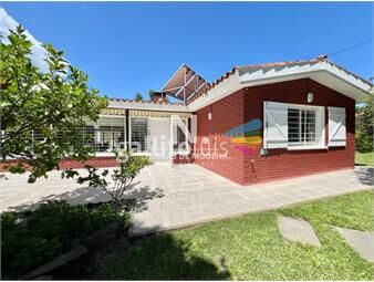 https://www.gallito.com.uy/vende-casa-en-cantegril-punta-del-este-de-3-dormitorios-inmuebles-26631785