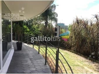 https://www.gallito.com.uy/apartamento-de-3-dormitorios-y-servicio-con-patio-en-carr-inmuebles-24106742