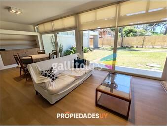 https://www.gallito.com.uy/en-alquiler-casa-reciclada-3-dormitorios-en-playa-mansa-inmuebles-26683046