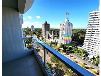 https://www.gallito.com.uy/departamento-de-2-dormitorios-y-medio-sobre-roosevelt-punt-inmuebles-25042271