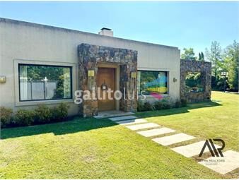 https://www.gallito.com.uy/casa-venta-barrio-privado-hermosa-3-dormitorios-servicio-inmuebles-26494242