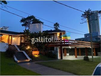 https://www.gallito.com.uy/venta-extravagante-casa-playa-mansa-punta-del-este-inmuebles-26416285