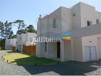 https://www.gallito.com.uy/venta-casa-3-dormitorios-el-pinar-sur-a-estrenar-inmuebles-26708023