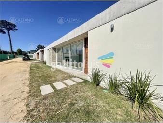 https://www.gallito.com.uy/venta-casa-en-barrio-privado-3-dormitorios-punta-del-es-inmuebles-24509981