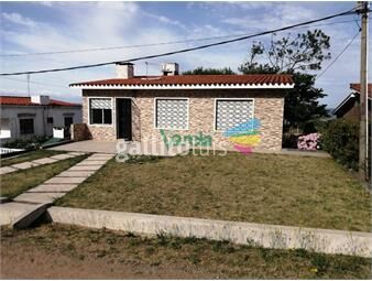 https://www.gallito.com.uy/casa-2-dormitorios-a-metros-de-bajada-a-playa-con-increible-inmuebles-26779997