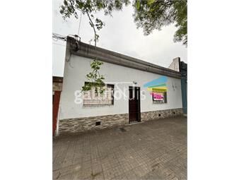 https://www.gallito.com.uy/venta-amplia-casa-con-buen-terreno-barrio-bella-vista-inmuebles-26864367