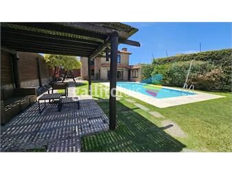 https://www.gallito.com.uy/2-casas-en-venta-5-dormitorios-piscina-garaje-malvin-inmuebles-26907126