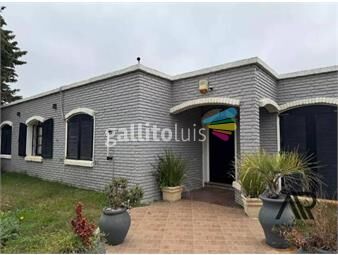 https://www.gallito.com.uy/venta-casa-2-dormitorios-con-piscina-cerca-de-rambla-en-inmuebles-26493355