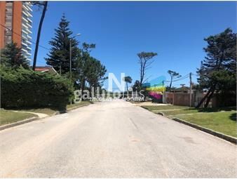 https://www.gallito.com.uy/en-venta-casa-en-primeras-paradas-de-playa-mansa-terreno-e-inmuebles-25035962