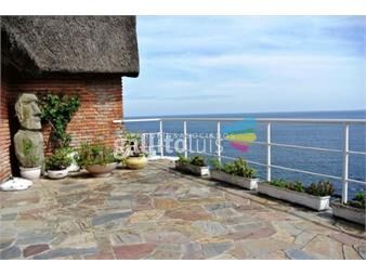 https://www.gallito.com.uy/venta-de-hermosa-casa-en-punta-ballena-con-la-mejor-vista-inmuebles-22580824