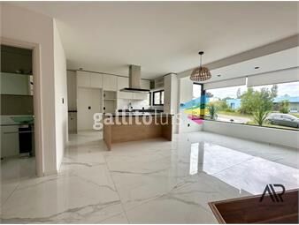 https://www.gallito.com.uy/casa-en-venta-de-4-dormitorios-c-cochera-en-la-tahona-inmuebles-26995828