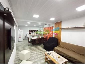 https://www.gallito.com.uy/se-venda-linda-casa-en-barrrio-casabo-inmuebles-26814565