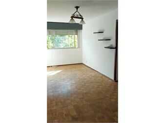 https://www.gallito.com.uy/se-vende-apto-2-dorm-al-frente-en-el-centro-calle-canelones-inmuebles-27565791