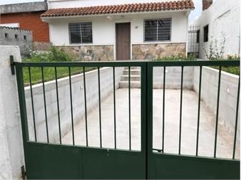 https://www.gallito.com.uy/se-alquila-casa-al-frente-2-dorm-1-baño-garaje-sayago-inmuebles-27569655