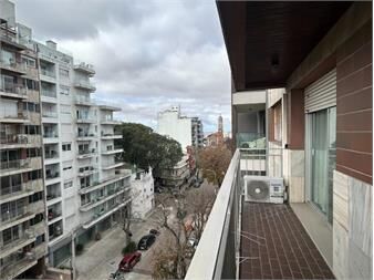 https://www.gallito.com.uy/venta-punta-carretas-3-dormitorios-4-baños-garaje-inmuebles-27564901