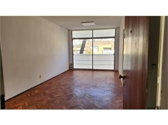 https://www.gallito.com.uy/apartamento-de-tres-dormitorios-en-pocitos-inmuebles-27576274