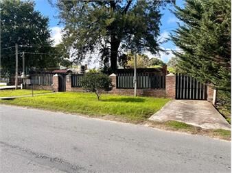 https://www.gallito.com.uy/casa-2-dorm-2-baños-jardin-garage-parrillero-inmuebles-27599537