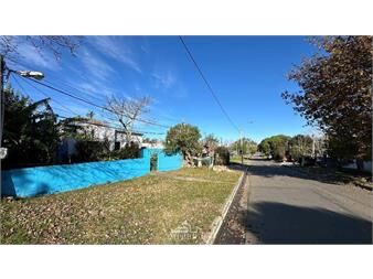 https://www.gallito.com.uy/venta-de-casa-a-reciclar-con-terreno-en-las-piedras-inmuebles-27610599