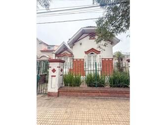 https://www.gallito.com.uy/venta-casa-en-malvin-3-dormitorios-1-baño-lugar-3-autos-inmuebles-27615628