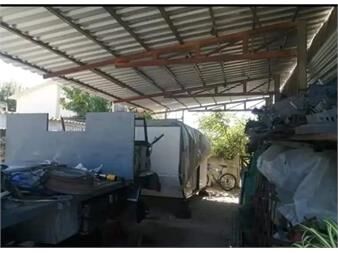 https://www.gallito.com.uy/venta-de-galpon-en-barrio-la-sonrisa-inmuebles-27625716