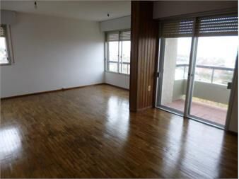 https://www.gallito.com.uy/frente-al-molino-de-perez-con-hermosa-vista-al-mar-y-parque-inmuebles-27642542