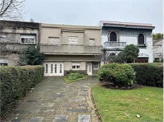 https://www.gallito.com.uy/venta-casa-con-garage-en-brazo-oriental-inmuebles-27662865