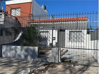https://www.gallito.com.uy/alquiler-casa-2-dorm-jardin-cochera-s30000-anda-porto-inmuebles-27666350