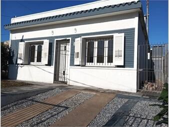 https://www.gallito.com.uy/alquiler-casa-3-dormitorios-con-garage-peñarol-inmuebles-27688304