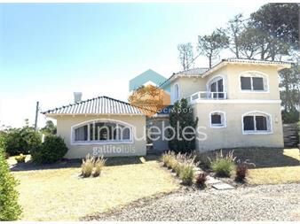https://www.gallito.com.uy/casa-en-venta-de-4-dormitorios-en-la-barra-inmuebles-19625238
