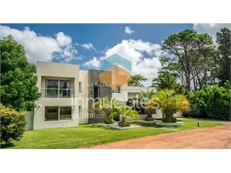 https://www.gallito.com.uy/hermosa-casa-en-boulevard-park-mansa-inmuebles-21077763