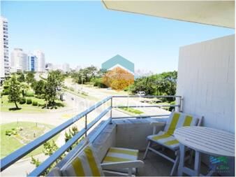 https://www.gallito.com.uy/edificio-bajo-en-primera-linea-playa-mansa-inmuebles-22537579
