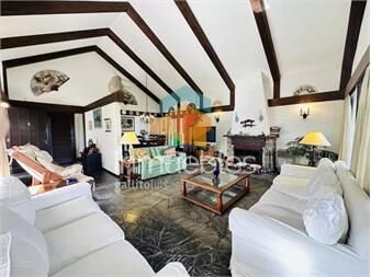 https://www.gallito.com.uy/muy-amplia-casa-en-mansa-inmuebles-21962560