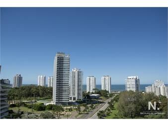 https://web5.gallito.com.uy/venta-de-amplio-apartamento-de-3-dormitorios-y-dependencia-inmuebles-25034267